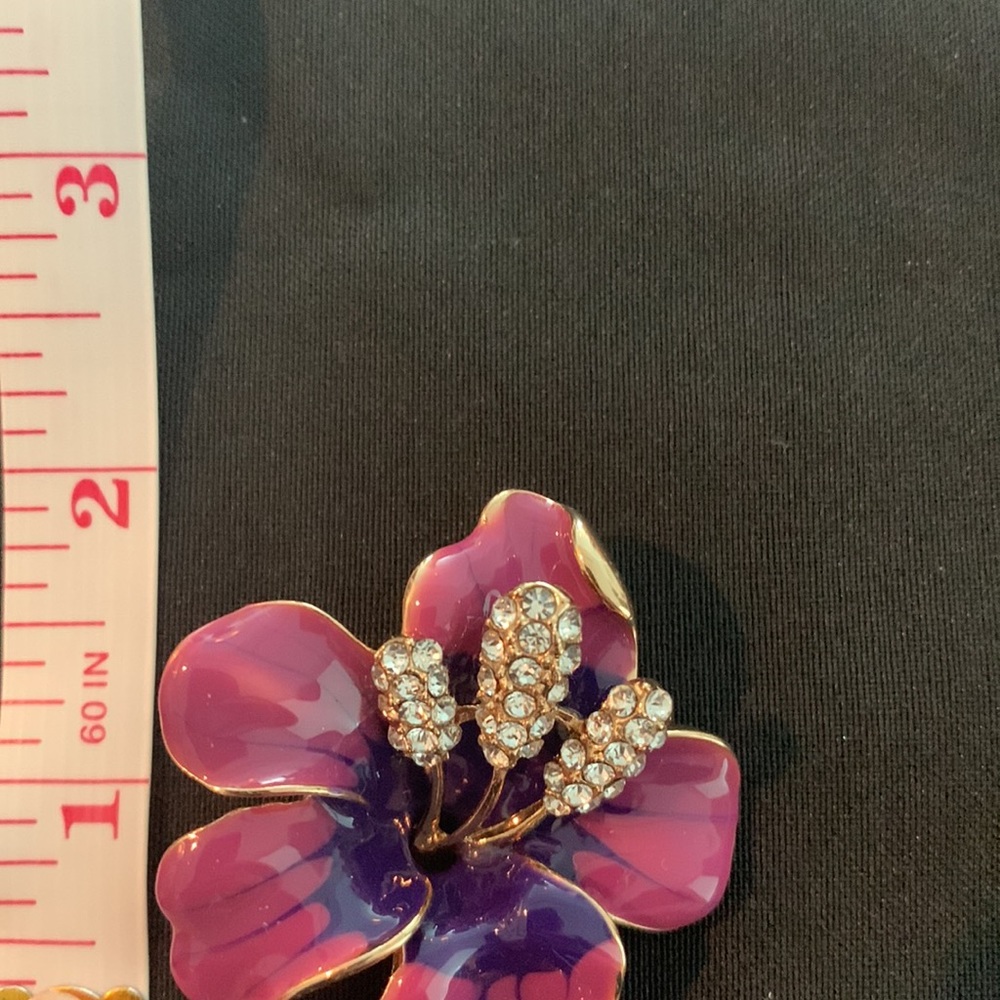 Hibiscus 🌺 Pin - Picture 4 of 5